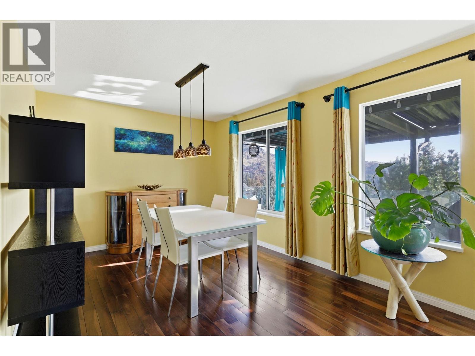 3109 Ensign Way, Kelowna, BC - Indoor Photo Showing Dining Room