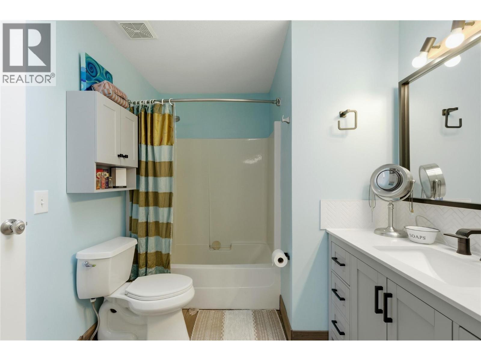 3109 Ensign Way, Kelowna, BC - Indoor Photo Showing Bathroom
