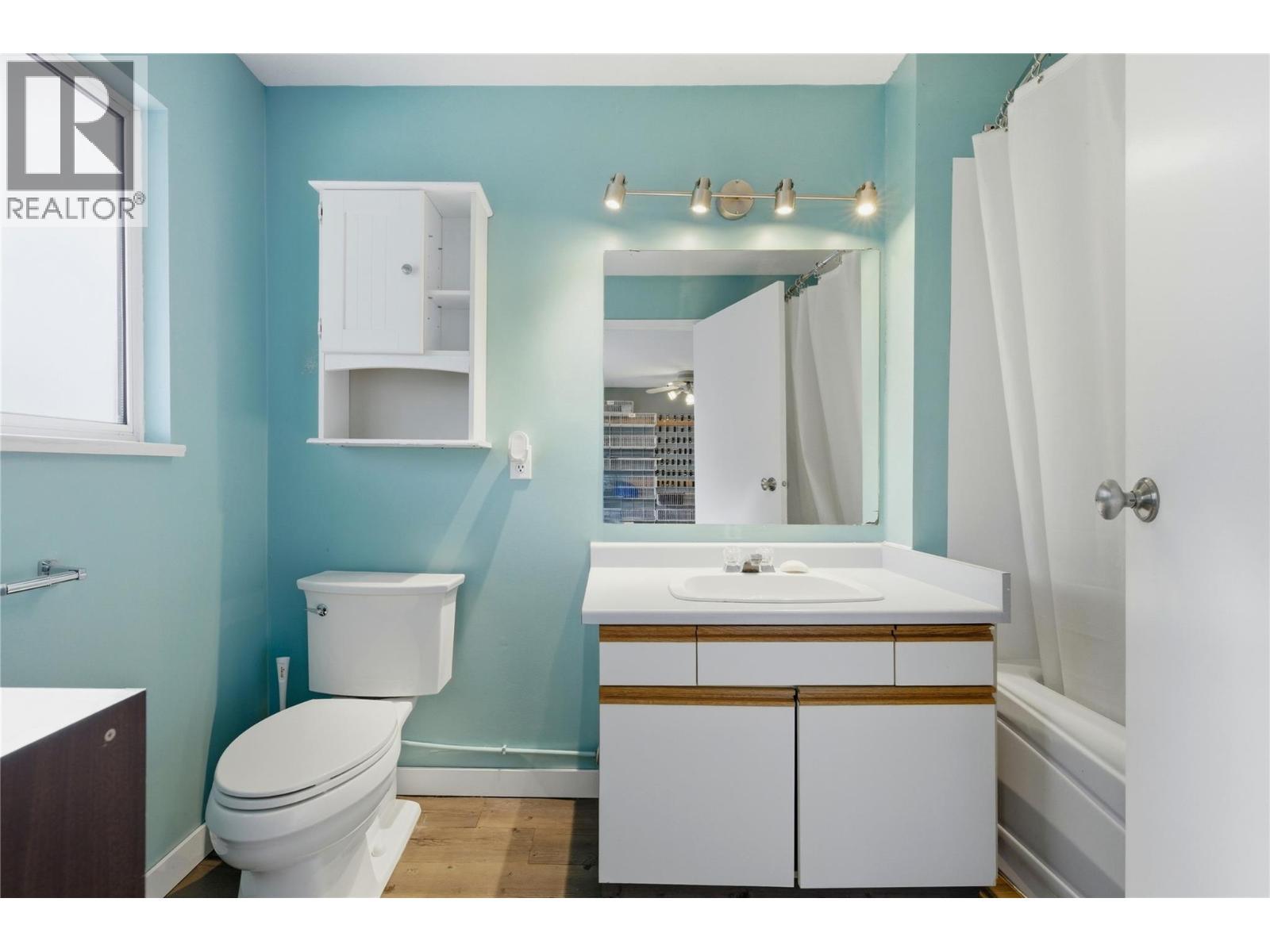 3109 Ensign Way, Kelowna, BC - Indoor Photo Showing Bathroom