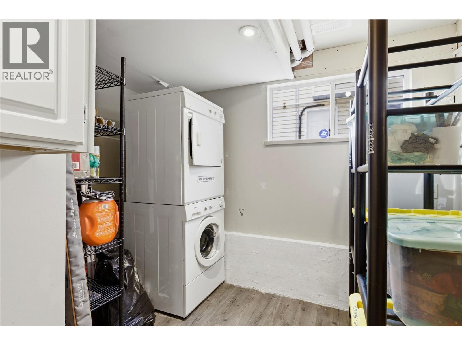 3109 Ensign Way, Kelowna, BC - Indoor Photo Showing Laundry Room