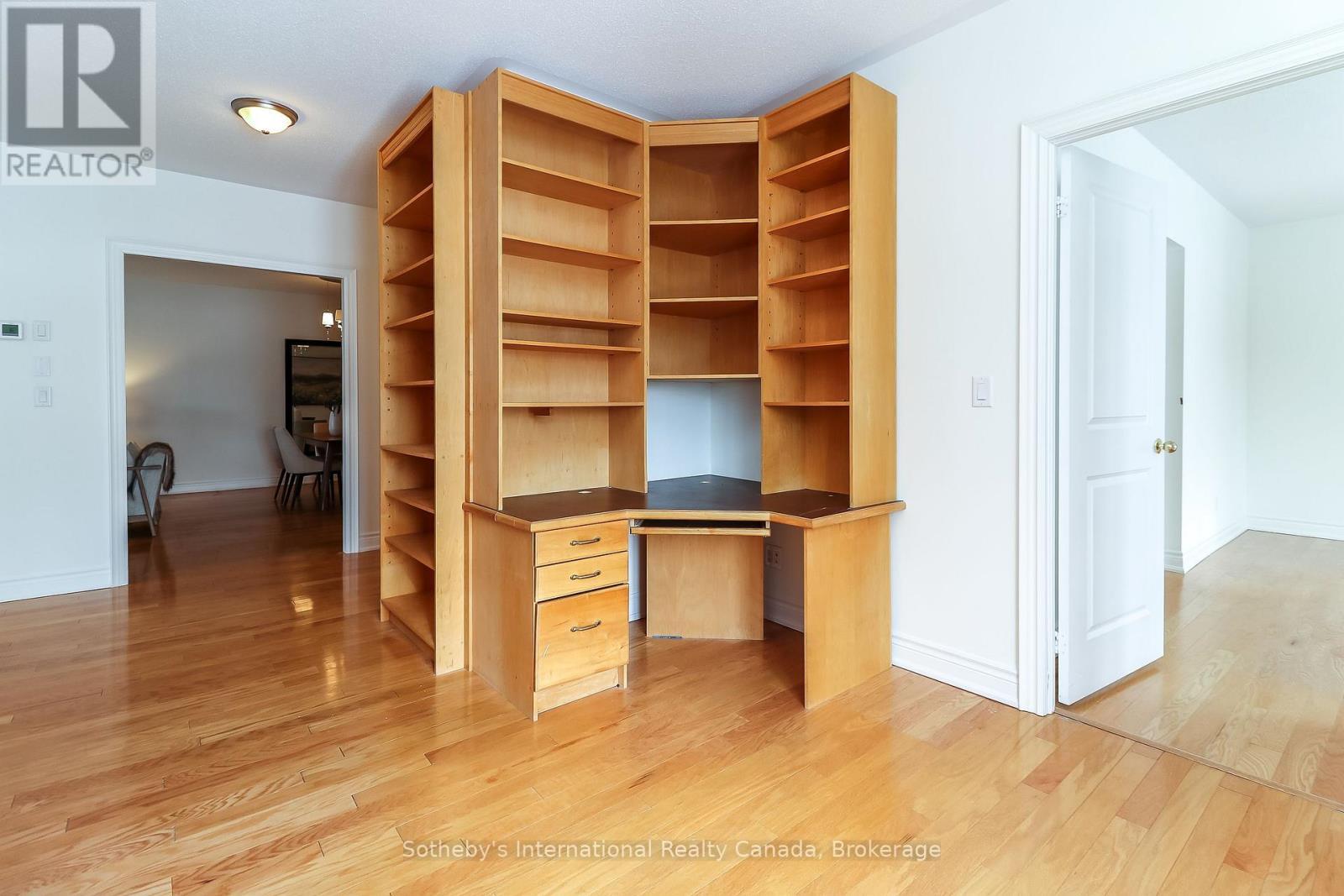 308 - 25 Beaver Street S, Blue Mountains, ON - Indoor