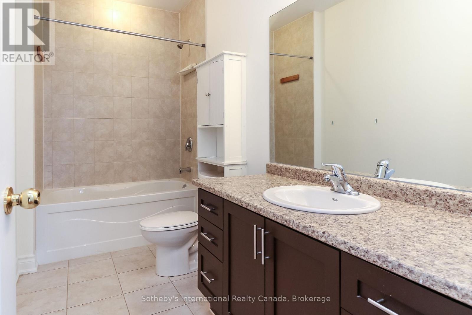 308 - 25 Beaver Street S, Blue Mountains, ON - Indoor Photo Showing Bathroom