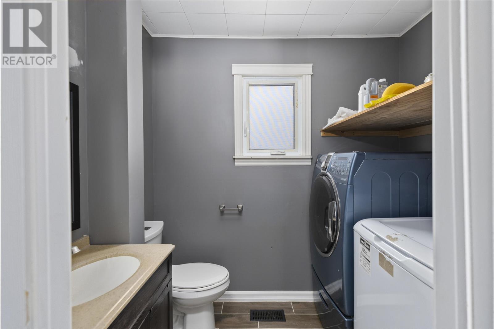 32 Main St, Iron Bridge, ON - Indoor Photo Showing Laundry Room
