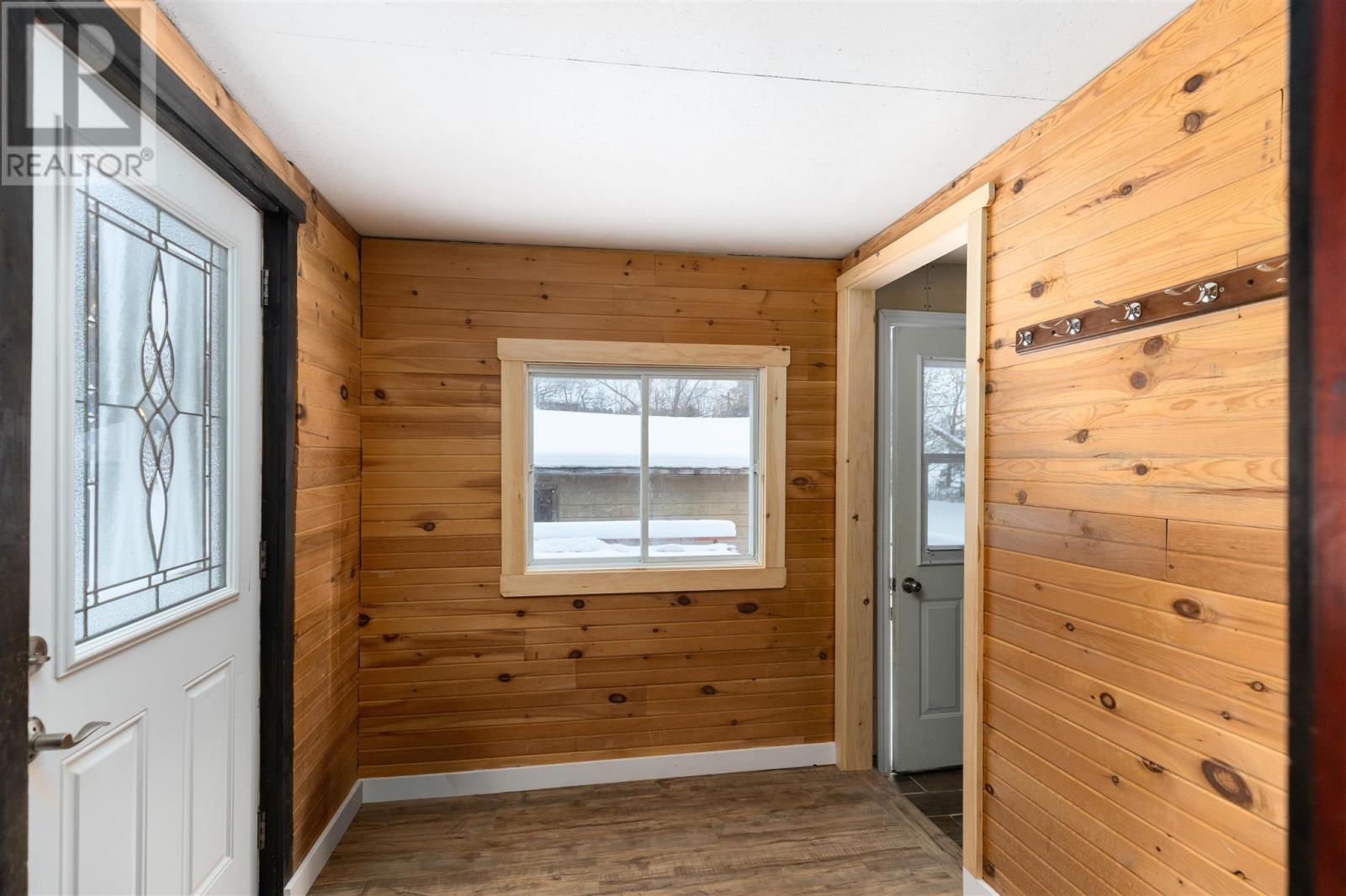 32 Main St, Iron Bridge, ON - Indoor Photo Showing Other Room