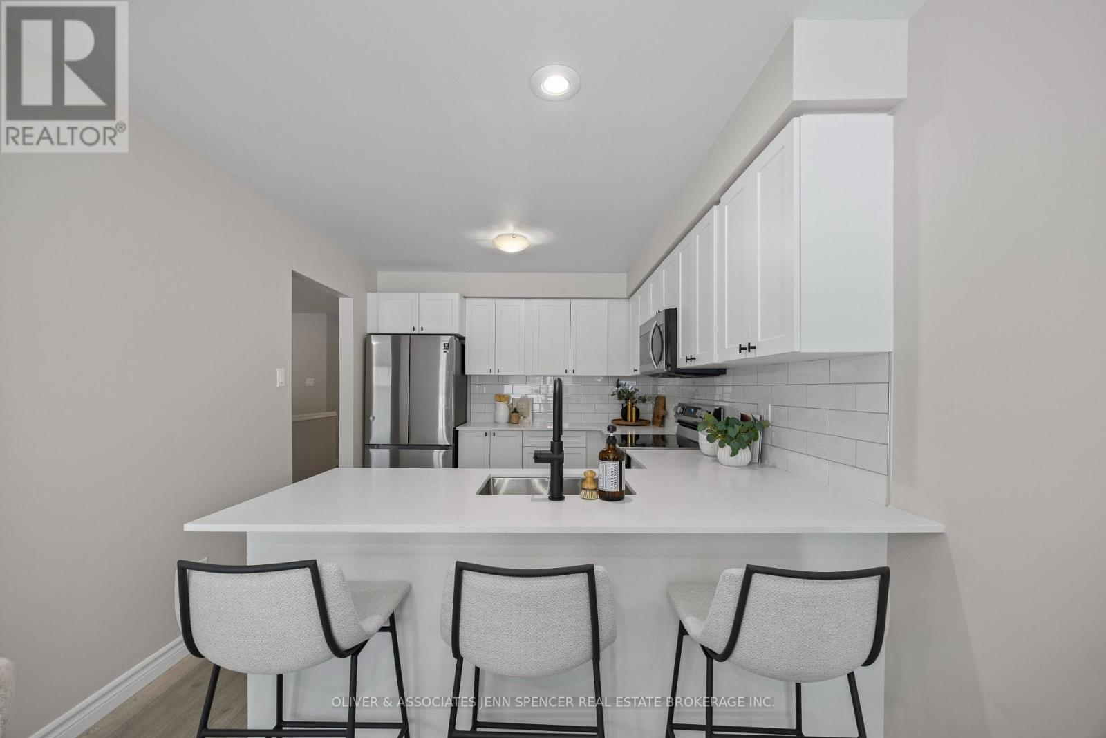 66 - 601 Grenfell Drive, London North (North C), ON - Indoor Photo Showing Kitchen With Upgraded Kitchen