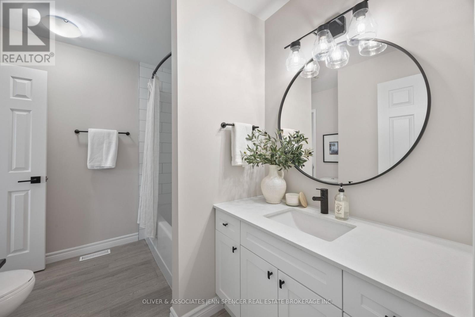 66 - 601 Grenfell Drive, London North (North C), ON - Indoor Photo Showing Bathroom