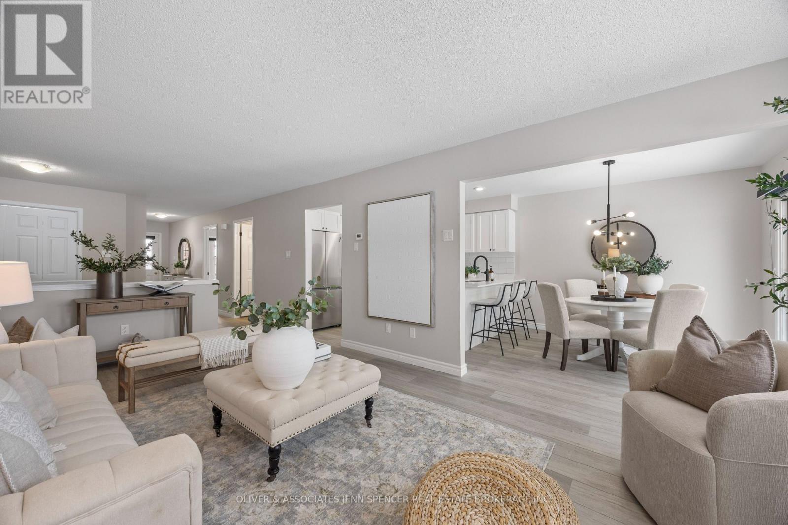 66 - 601 Grenfell Drive, London North (North C), ON - Indoor Photo Showing Living Room