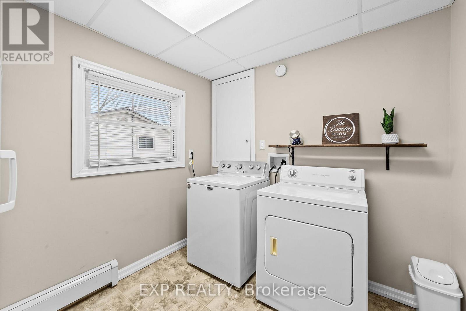 89 Ontario Street, Lambton Shores (Thedford), ON - Indoor Photo Showing Laundry Room
