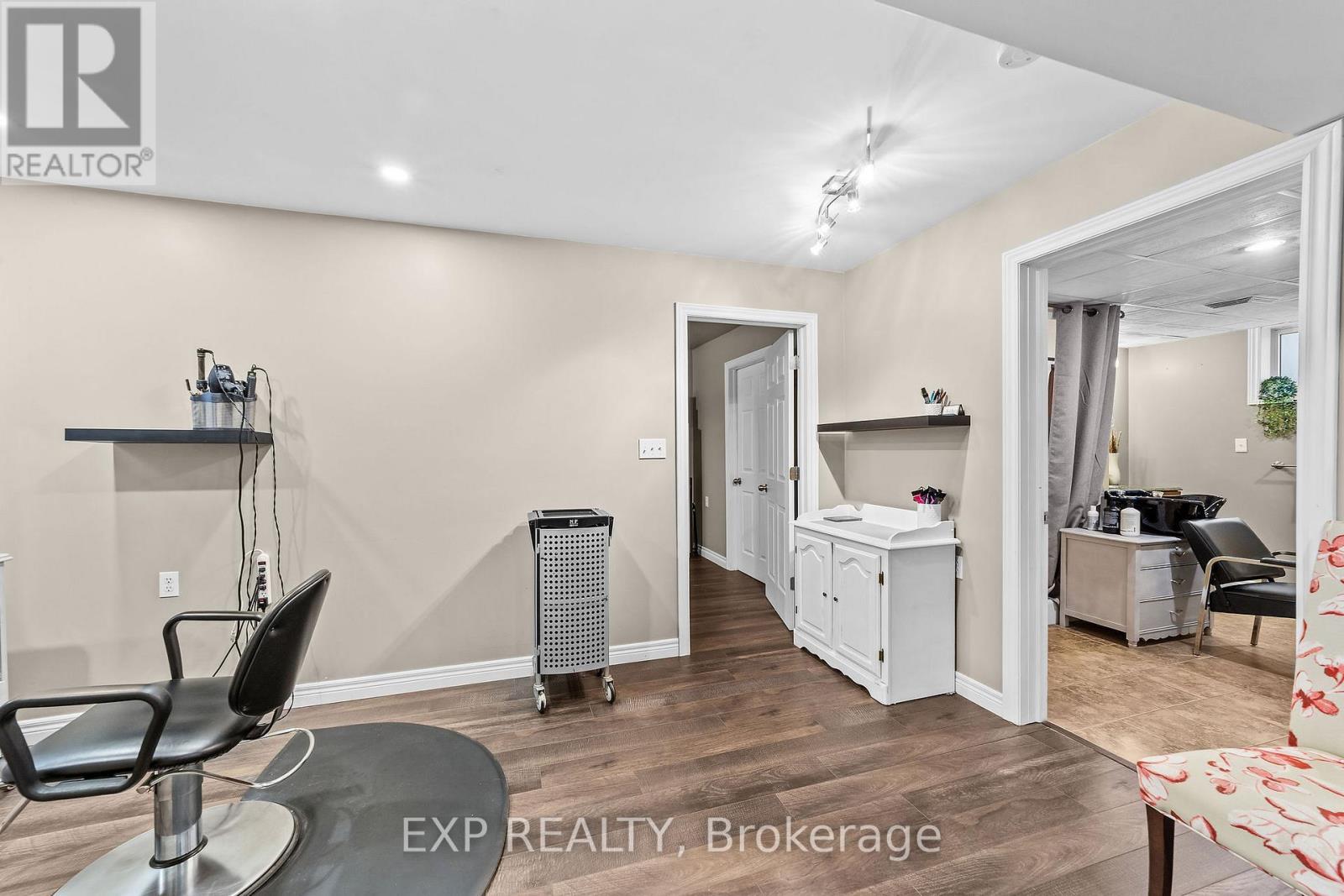 89 Ontario Street, Lambton Shores (Thedford), ON - Indoor