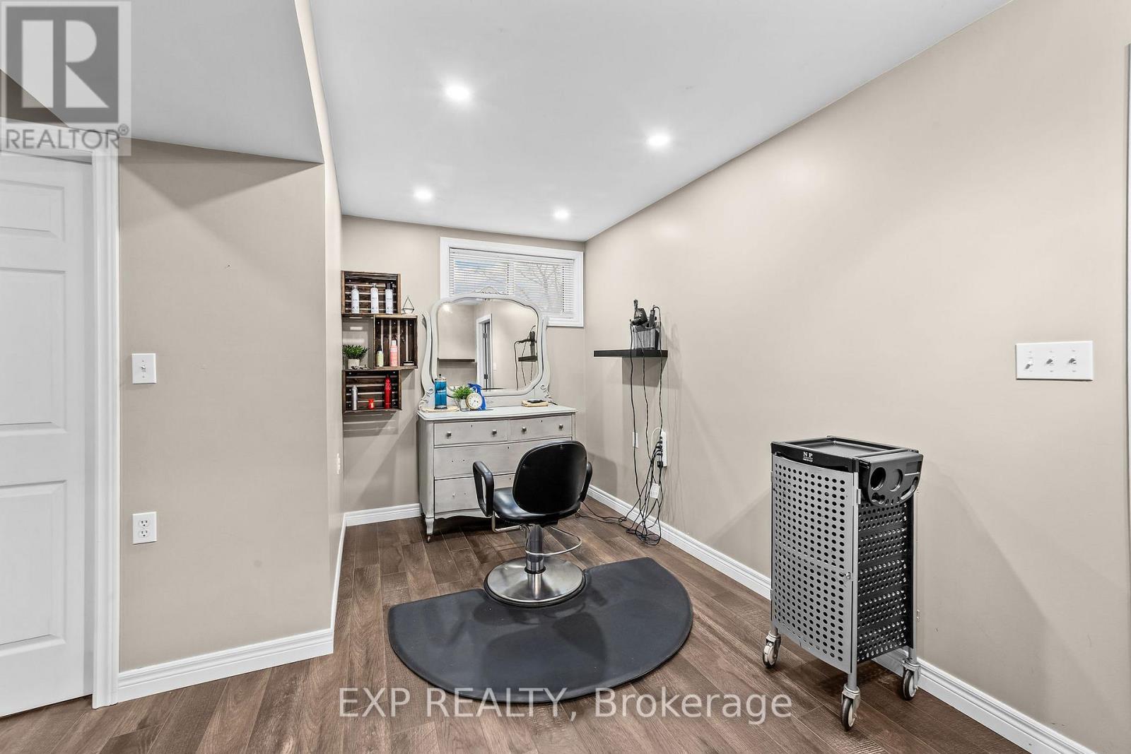 89 Ontario Street, Lambton Shores (Thedford), ON - Indoor