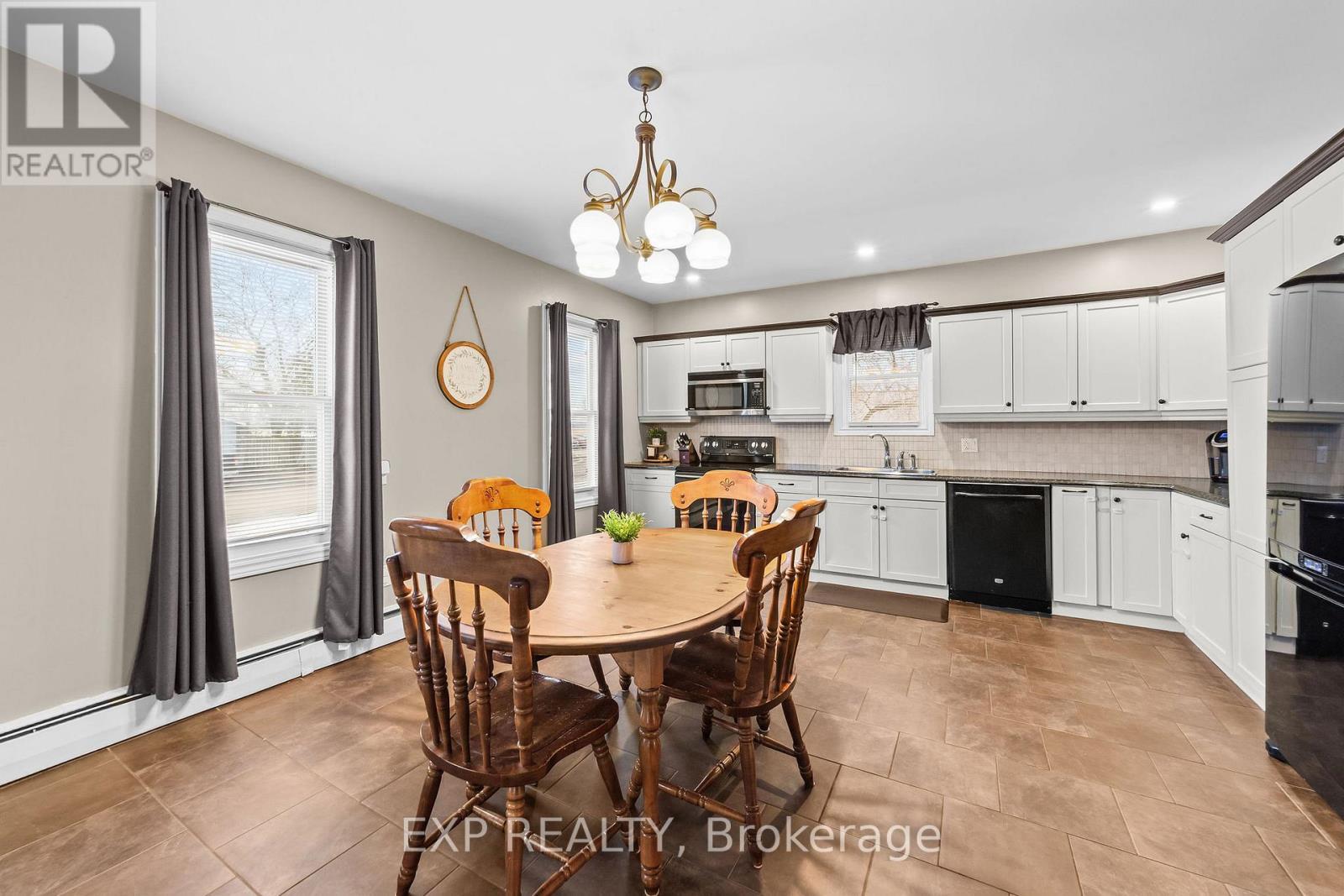 89 Ontario Street, Lambton Shores (Thedford), ON - Indoor