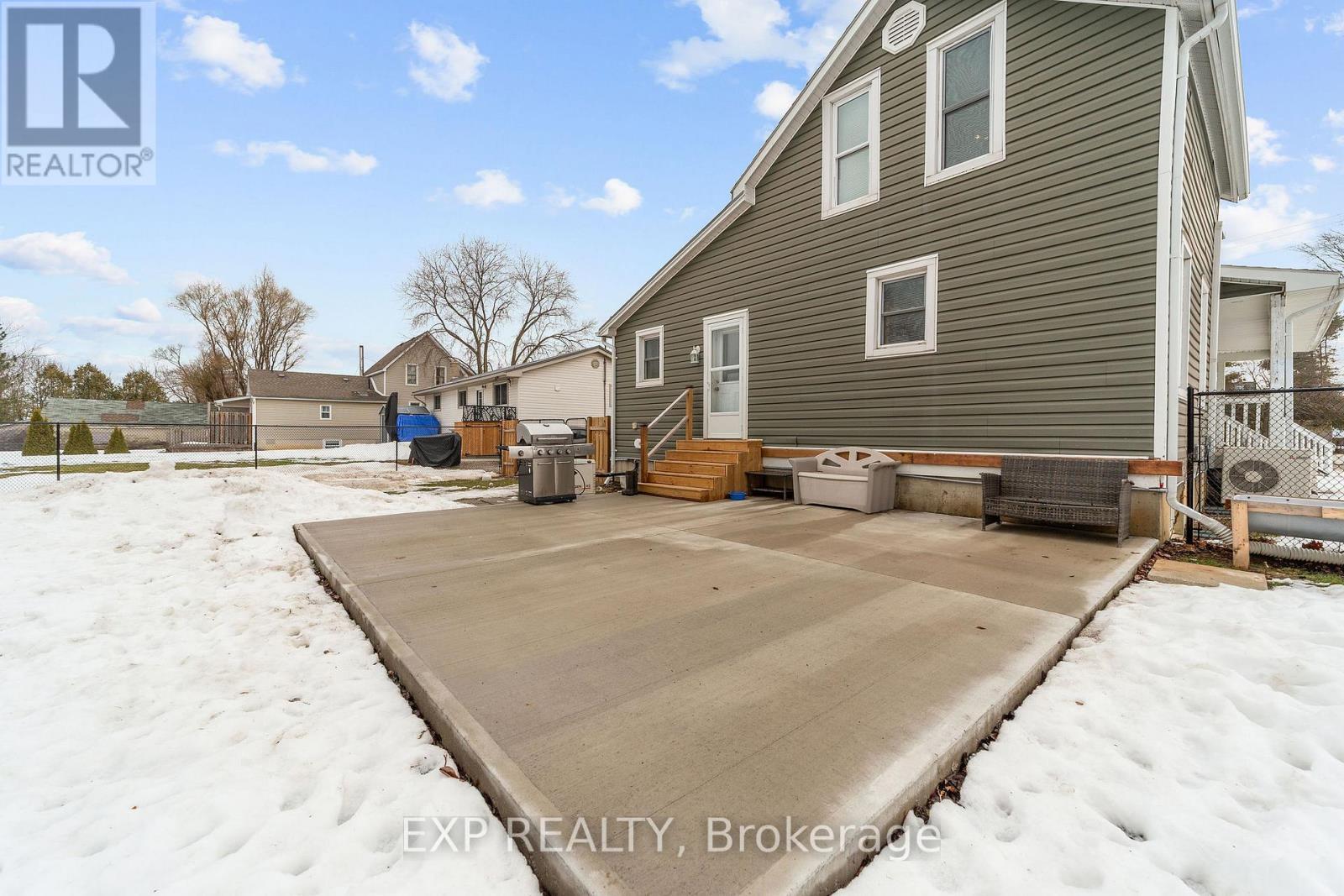 89 Ontario Street, Lambton Shores (Thedford), ON - Outdoor