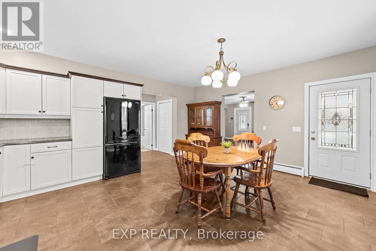 89 Ontario Street, Lambton Shores (Thedford), ON - Indoor Photo Showing Dining Room