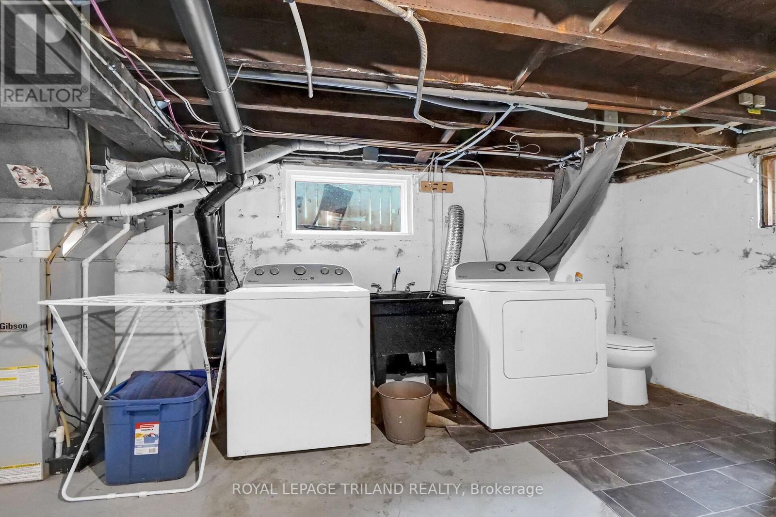 86 Kains Street, St. Thomas, ON - Indoor Photo Showing Laundry Room