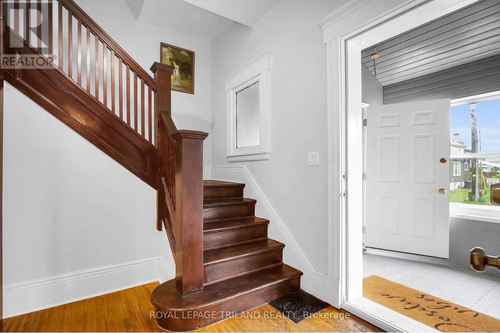 86 Kains Street, St. Thomas, ON - Indoor Photo Showing Other Room