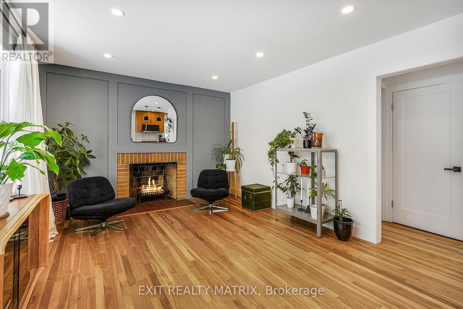 224 Wilshire Avenue, Ottawa, ON - Indoor With Fireplace