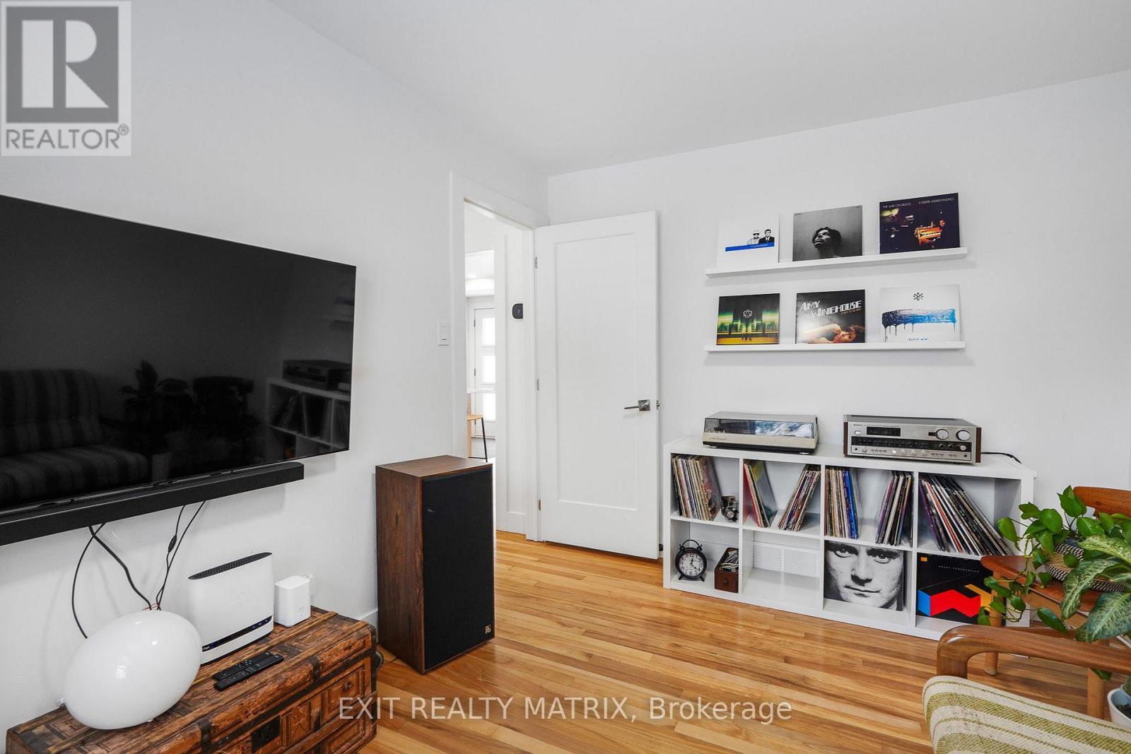 224 Wilshire Avenue, Ottawa, ON - Indoor