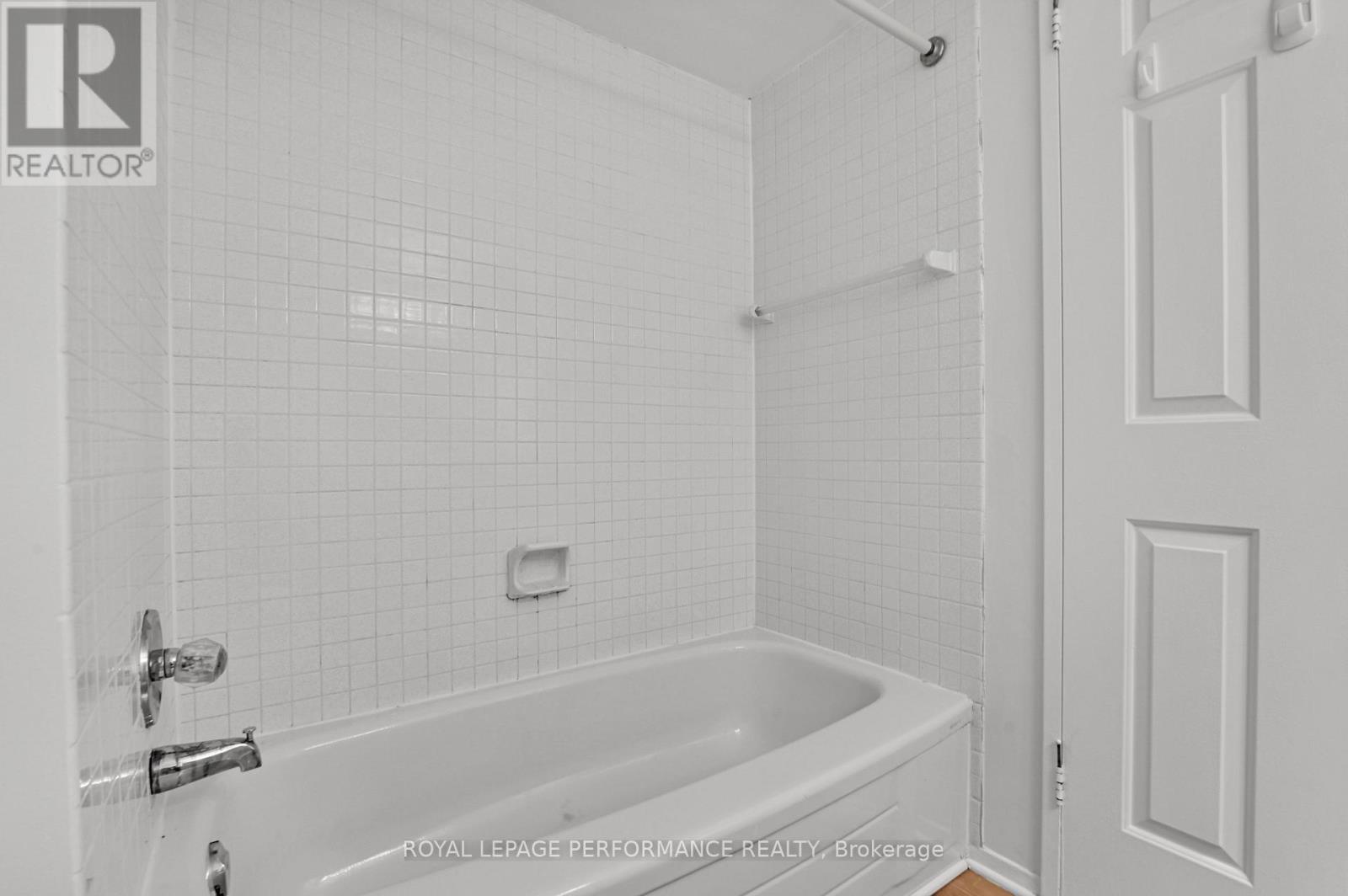 1701 - 470 Laurier Avenue W, Ottawa, ON - Indoor Photo Showing Bathroom