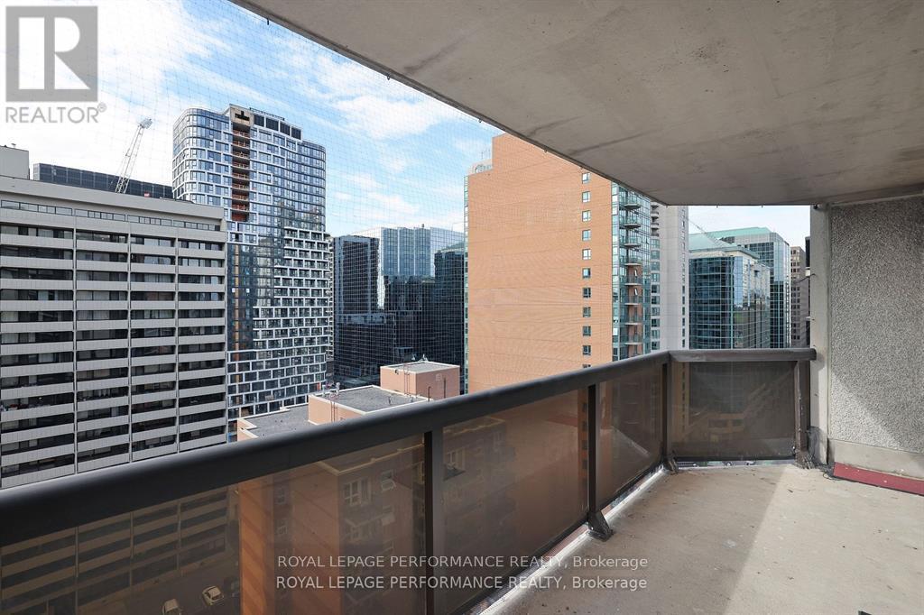 1701 - 470 Laurier Avenue W, Ottawa, ON - Outdoor With Balcony With Exterior