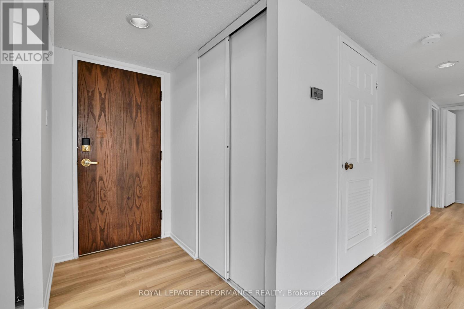 1701 - 470 Laurier Avenue W, Ottawa, ON - Indoor Photo Showing Other Room