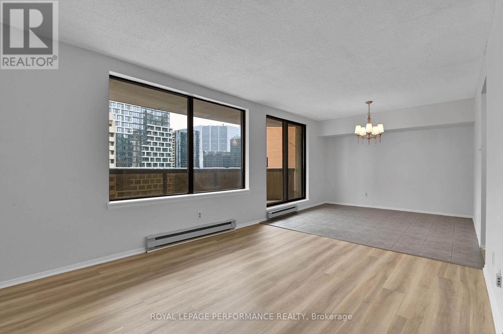 1701 - 470 Laurier Avenue W, Ottawa, ON - Indoor Photo Showing Other Room