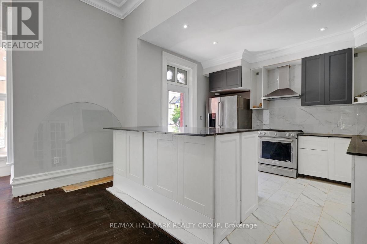 460 Wilbrod Street, Ottawa, ON - Indoor Photo Showing Kitchen