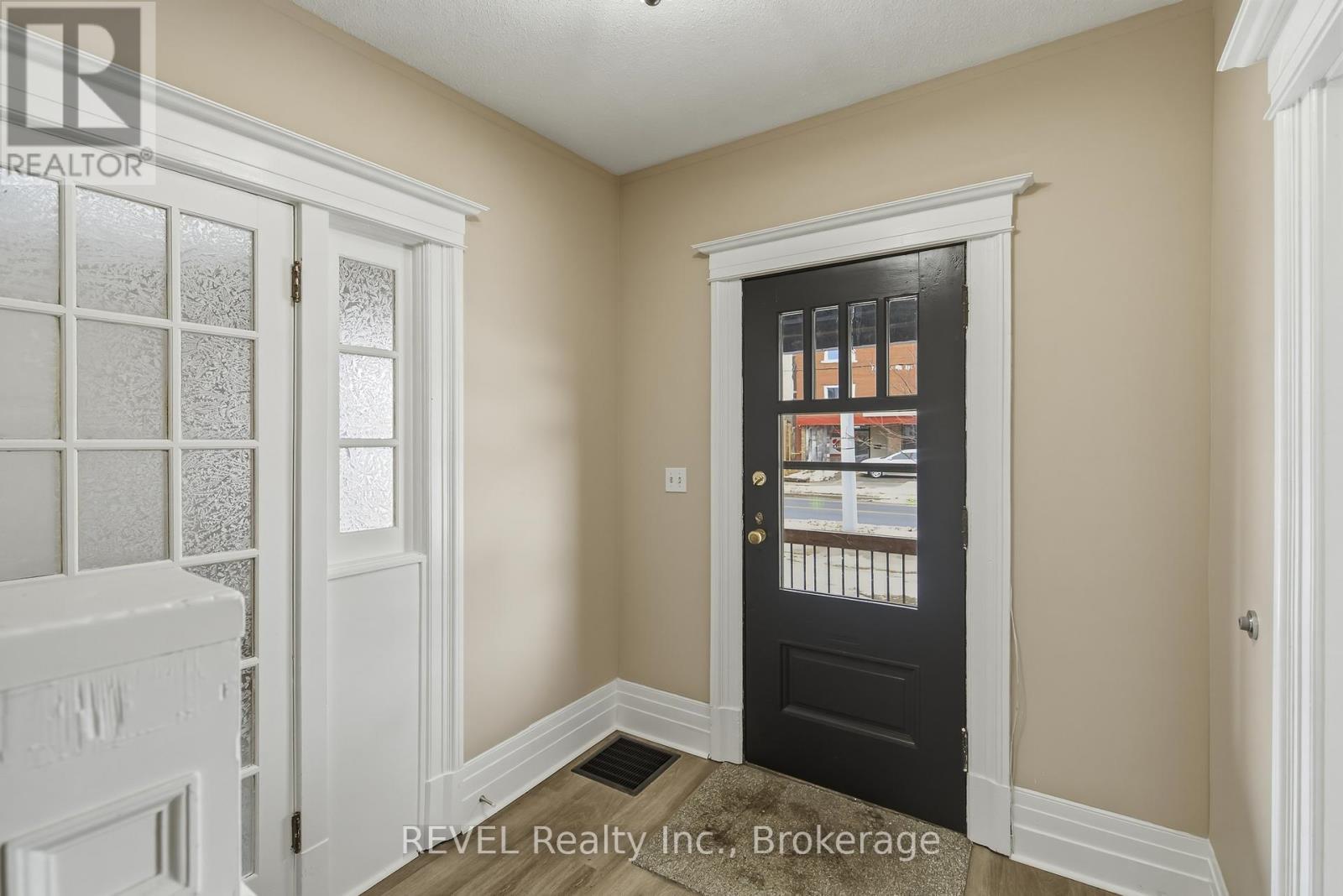 184 Queenston Street, St. Catharines (E. Chester), ON - Indoor Photo Showing Other Room