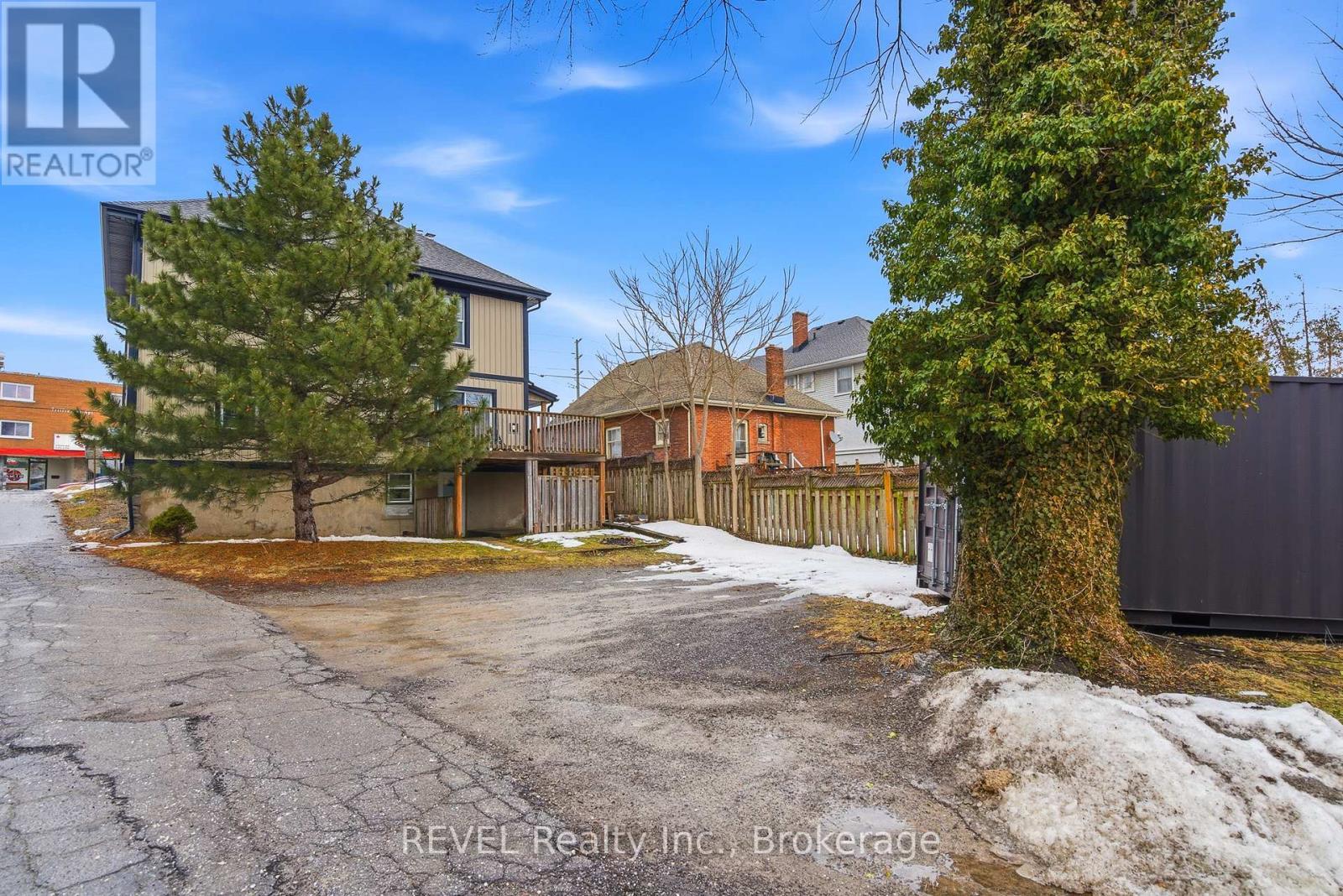 184 Queenston Street, St. Catharines (E. Chester), ON - Outdoor
