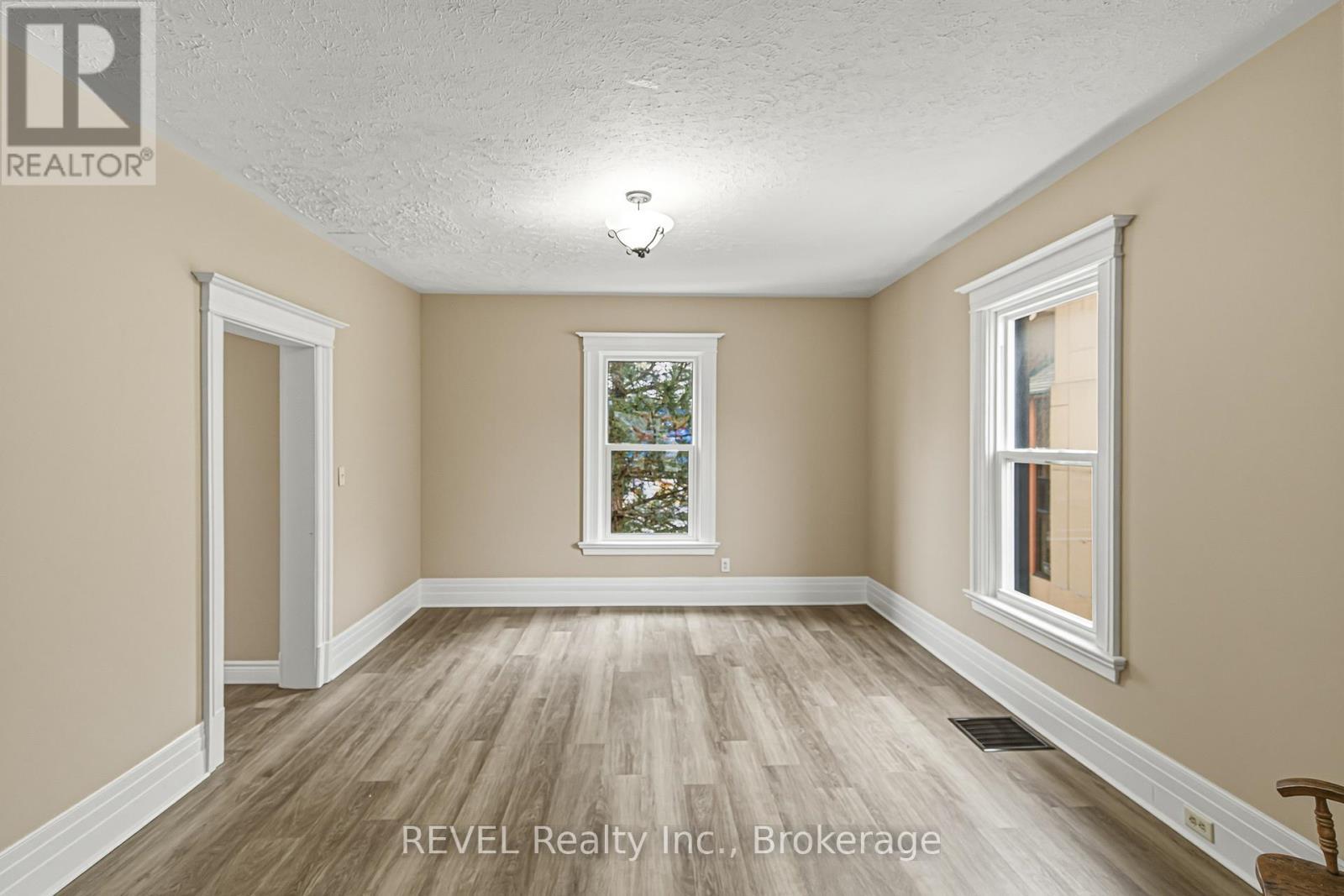 184 Queenston Street, St. Catharines (E. Chester), ON - Indoor Photo Showing Other Room