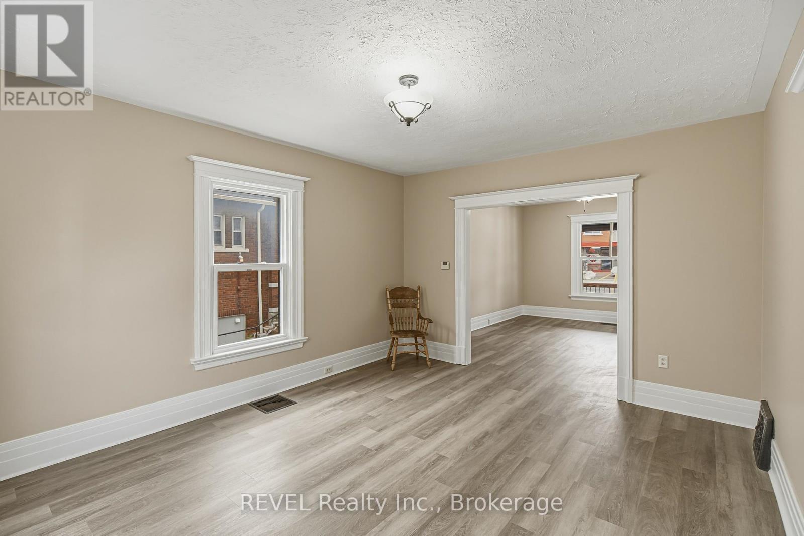 184 Queenston Street, St. Catharines (E. Chester), ON - Indoor Photo Showing Other Room