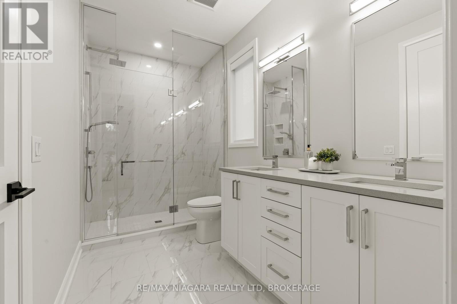 27 Maple Leaf Avenue S, Fort Erie (Ridgeway), ON - Indoor Photo Showing Bathroom