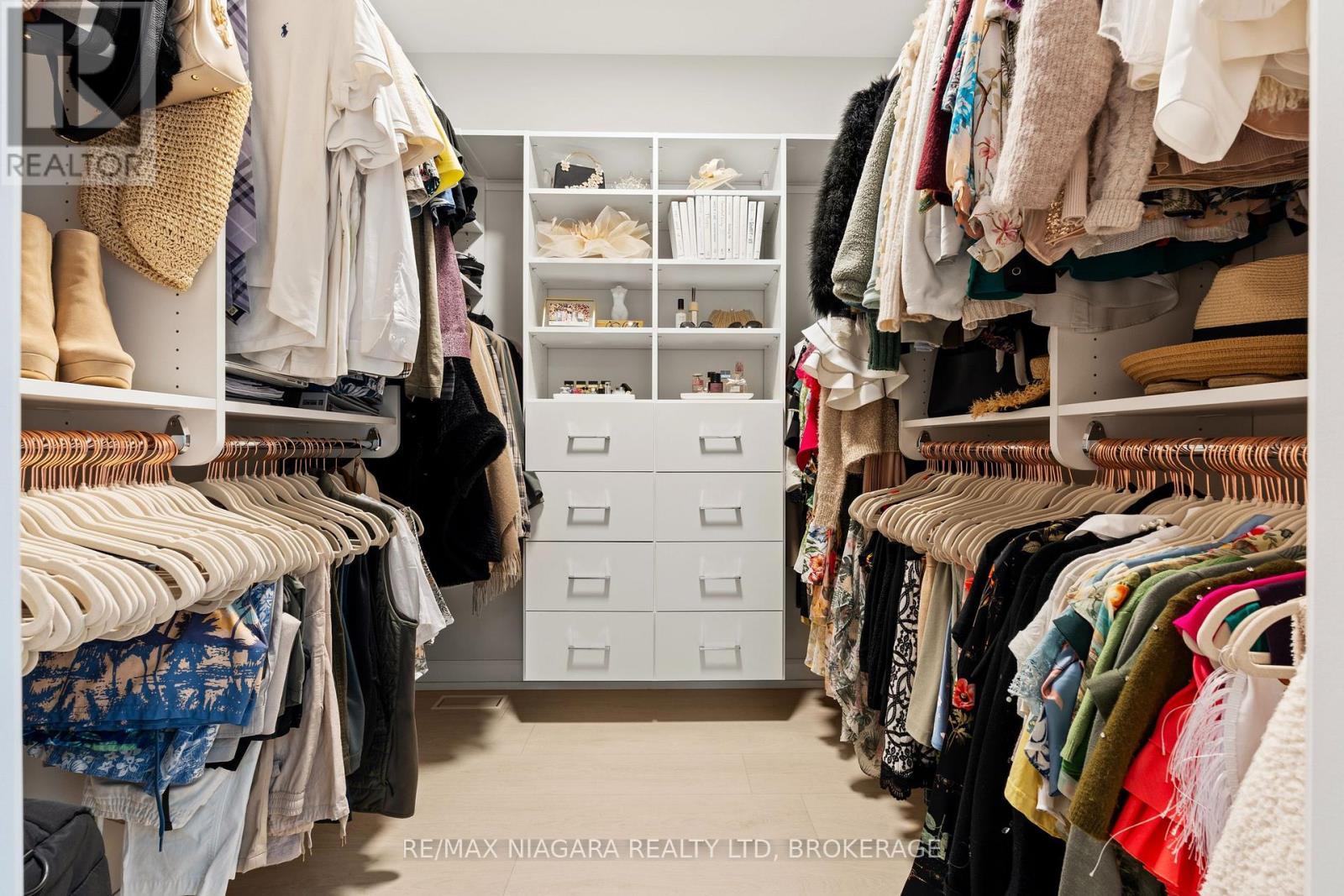 27 Maple Leaf Avenue S, Fort Erie (Ridgeway), ON - Indoor With Storage