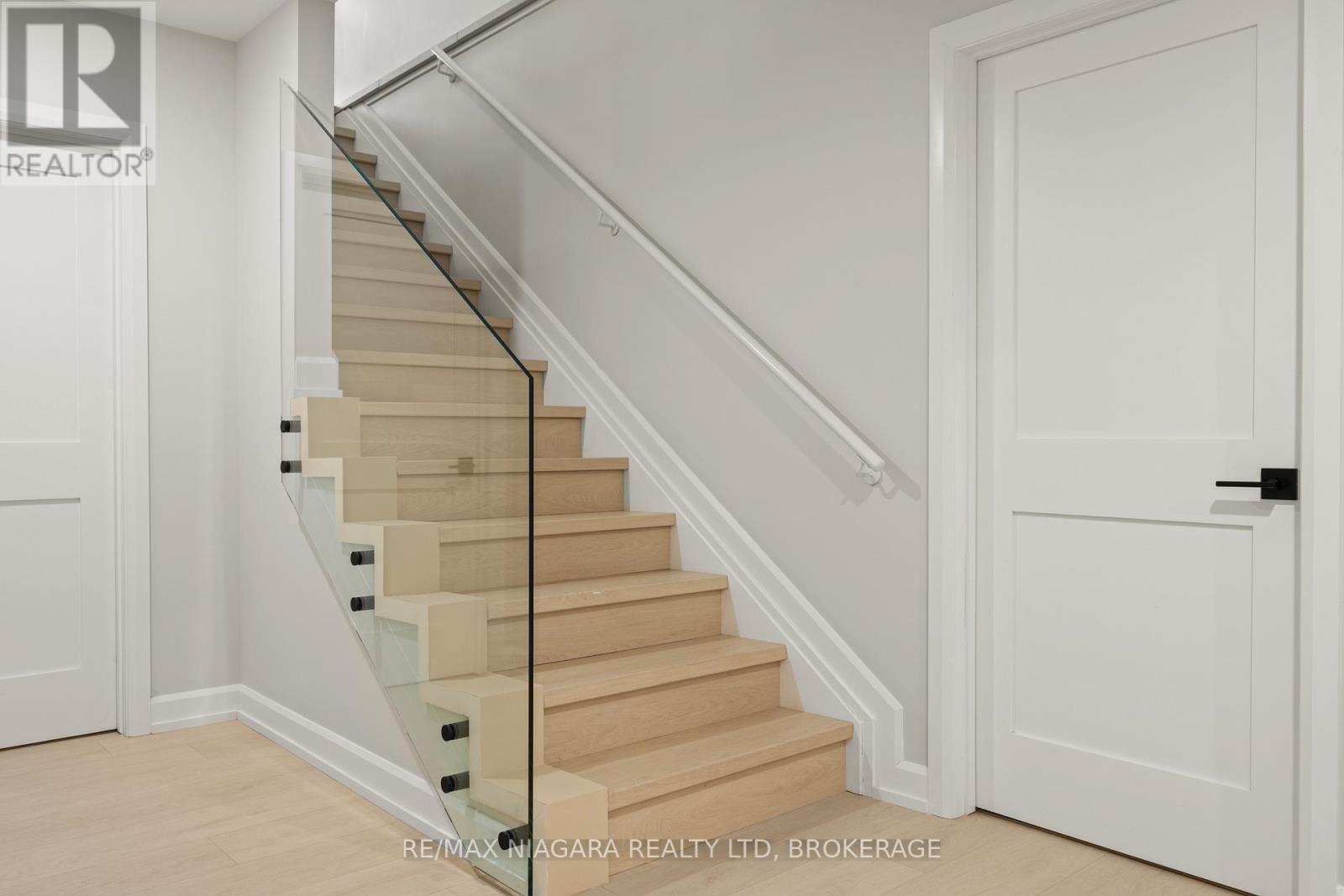 27 Maple Leaf Avenue S, Fort Erie (Ridgeway), ON - Indoor Photo Showing Other Room