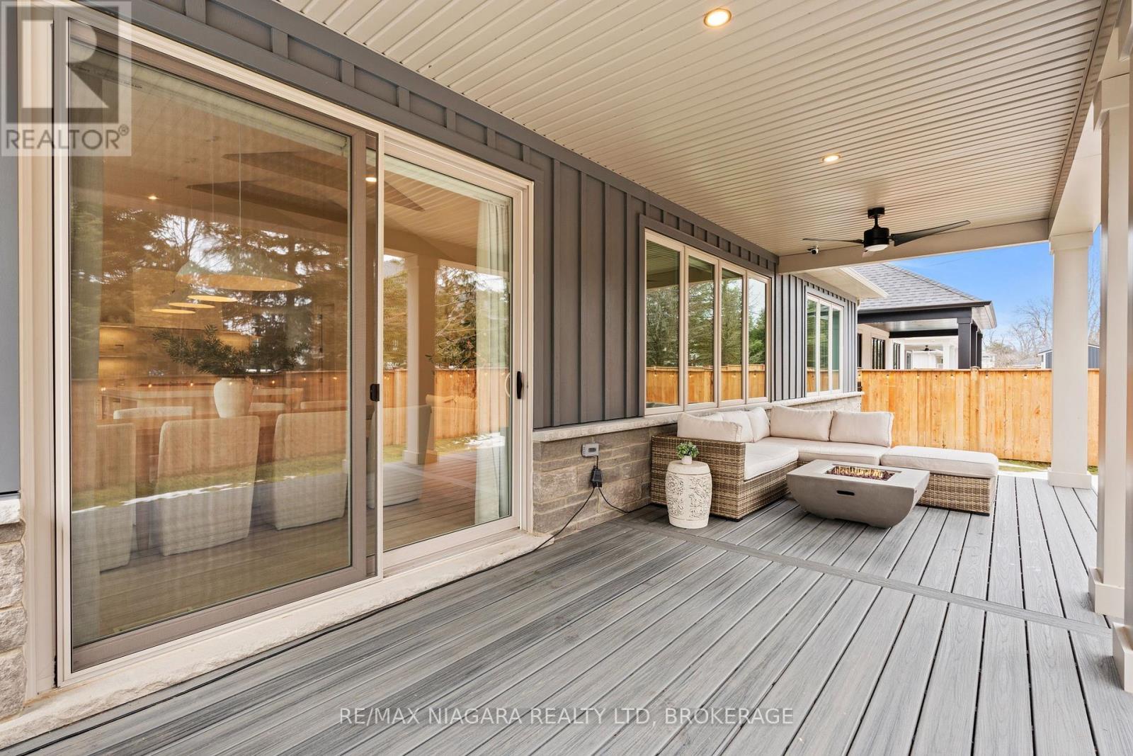 27 Maple Leaf Avenue S, Fort Erie (Ridgeway), ON - Outdoor With Deck Patio Veranda With Exterior