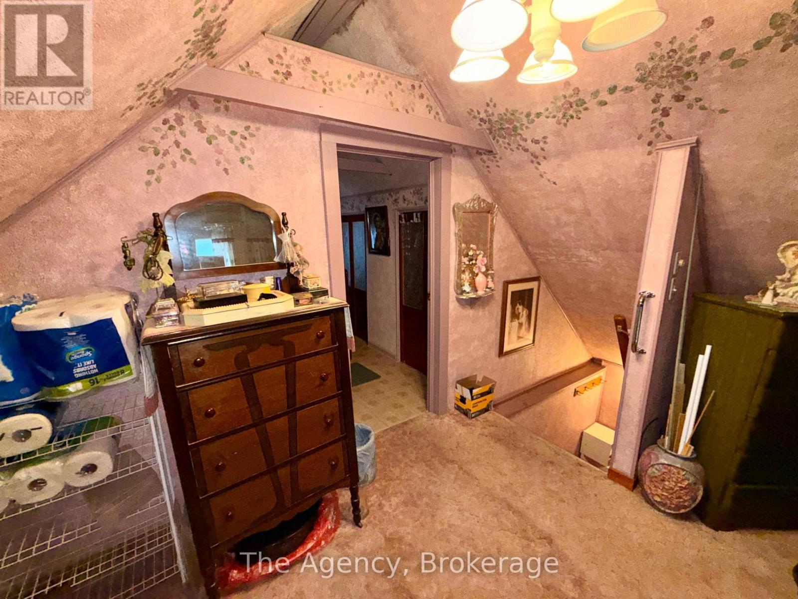 484 East Main Street, Welland (Welland Downtown), ON - Indoor