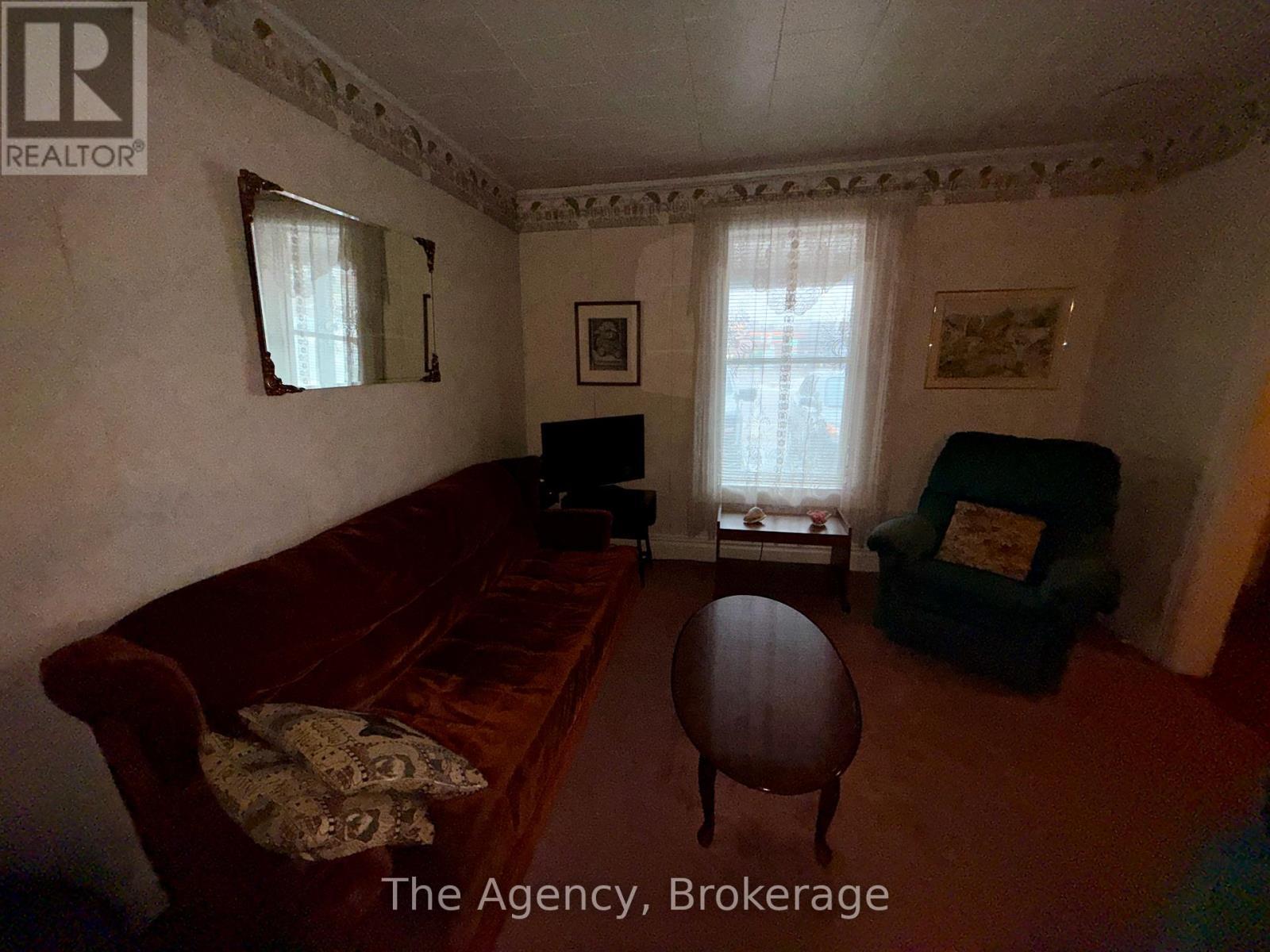 484 East Main Street, Welland (Welland Downtown), ON - Indoor