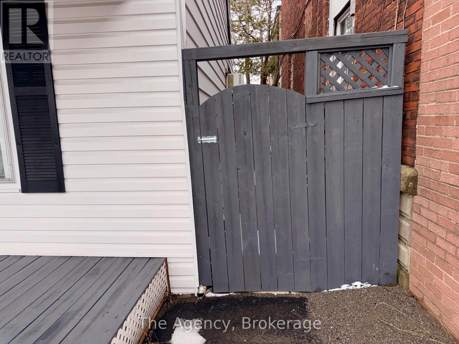 484 East Main Street, Welland (Welland Downtown), ON - Outdoor With Exterior