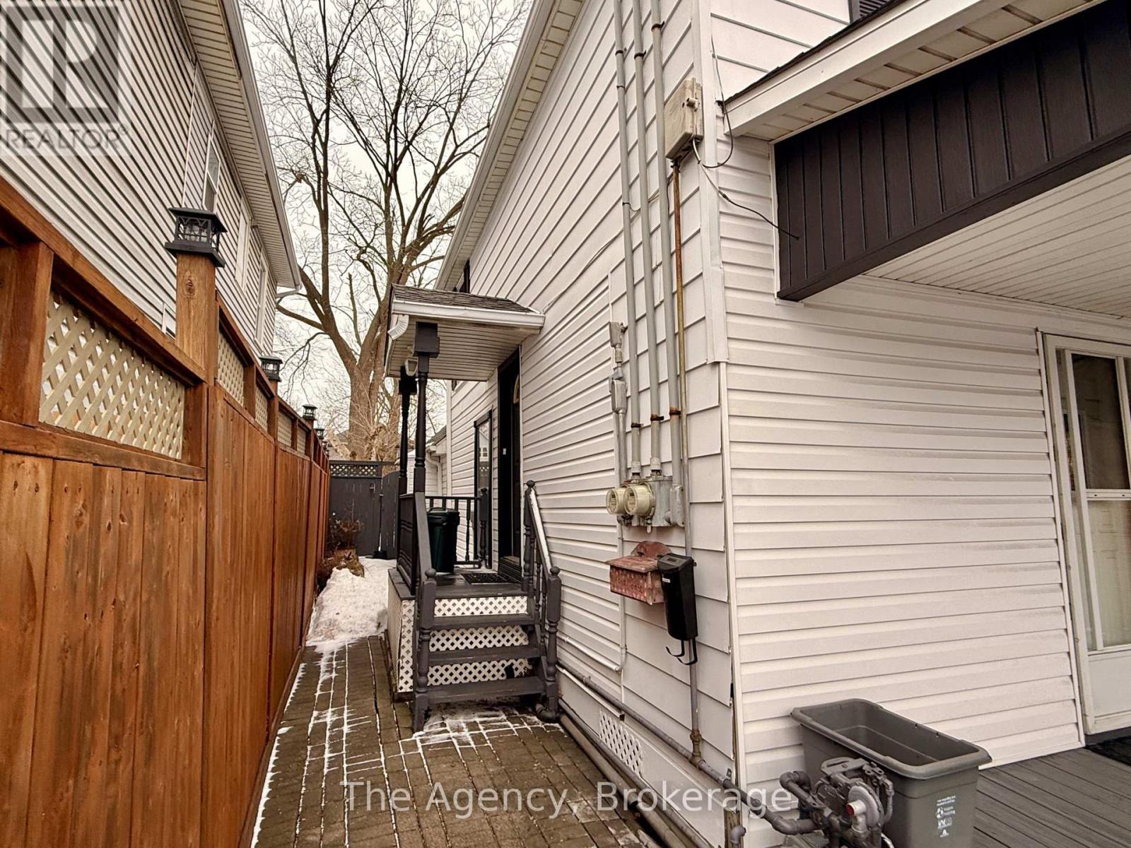 484 East Main Street, Welland (Welland Downtown), ON - Outdoor With Exterior