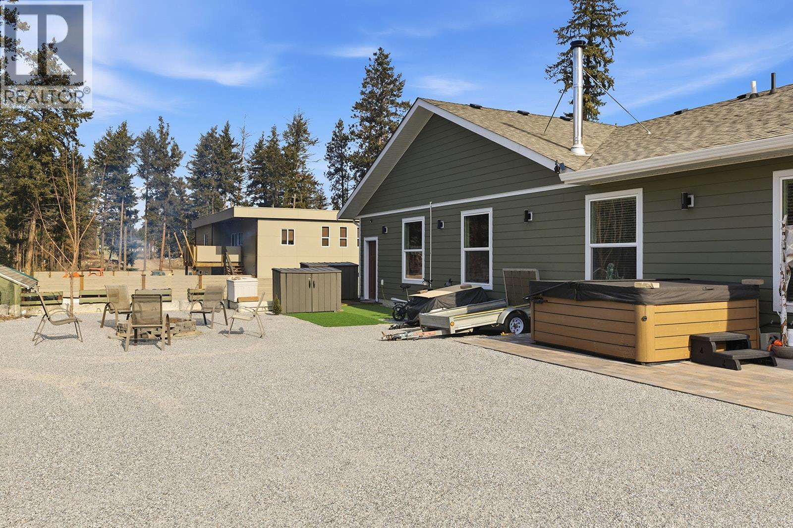 7145 Dunwaters Road, Kelowna, BC - Outdoor