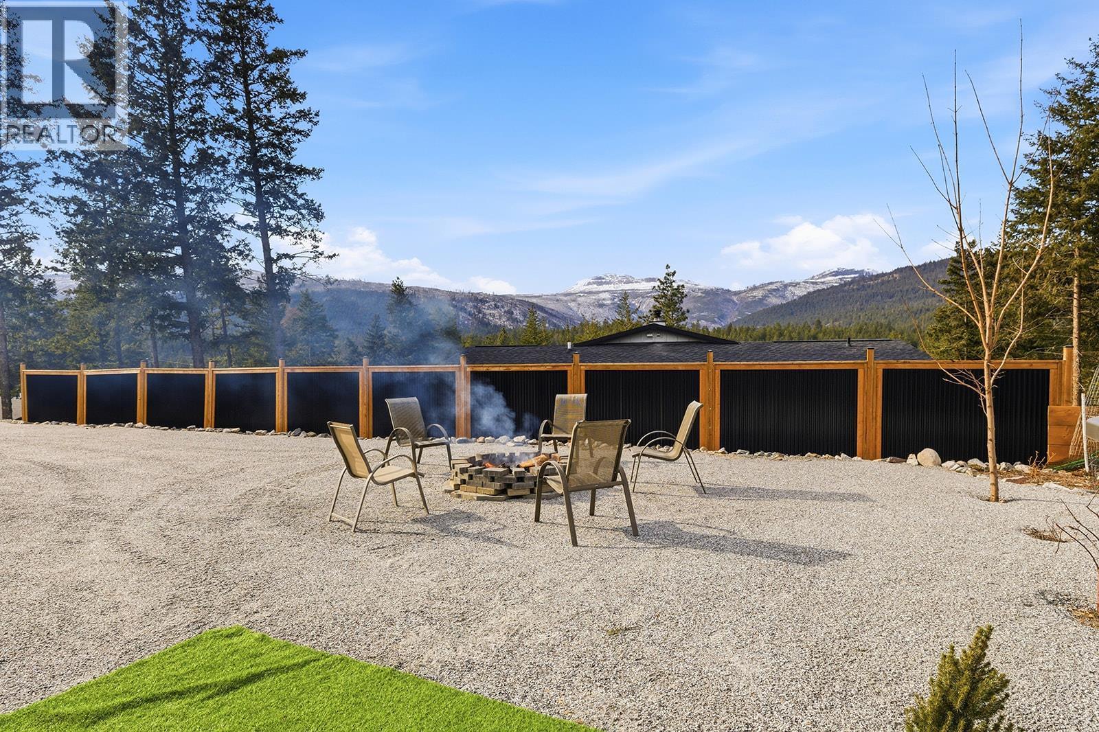 7145 Dunwaters Road, Kelowna, BC - Outdoor