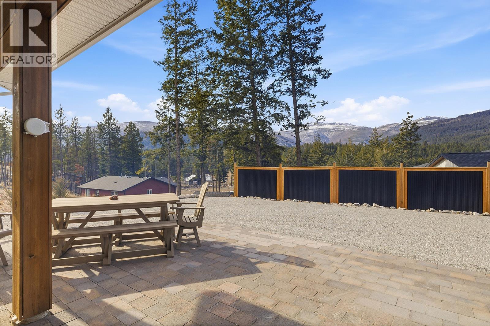 7145 Dunwaters Road, Kelowna, BC - Outdoor