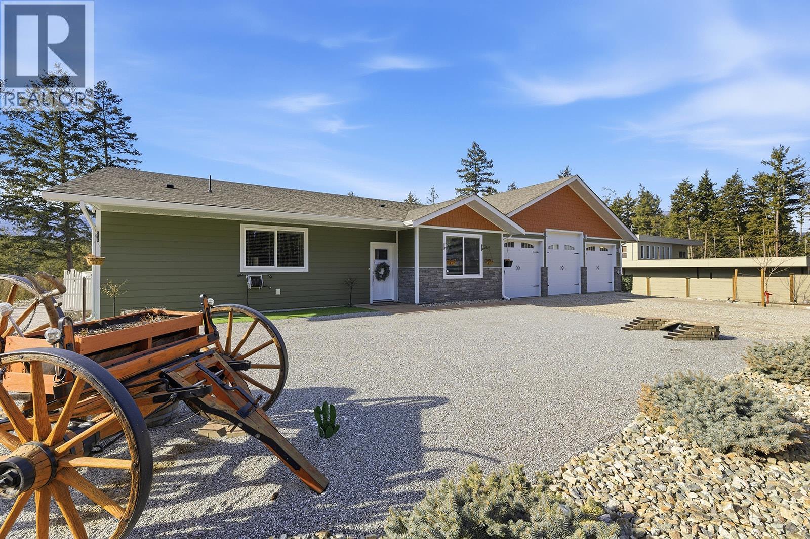 7145 Dunwaters Road, Kelowna, BC - Outdoor