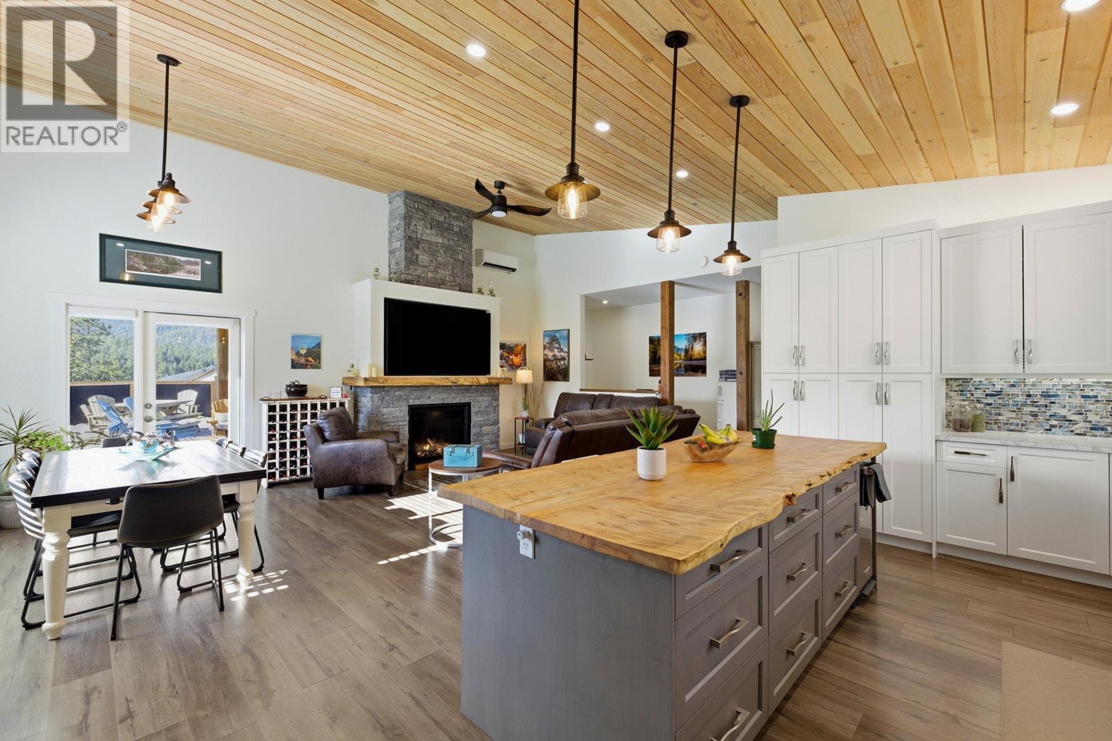 7145 Dunwaters Road, Kelowna, BC - Indoor With Fireplace