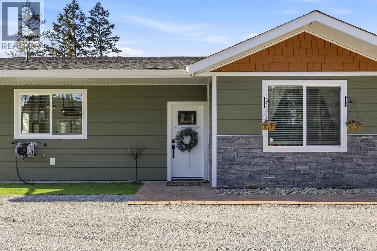 7145 Dunwaters Road, Kelowna, BC - Outdoor