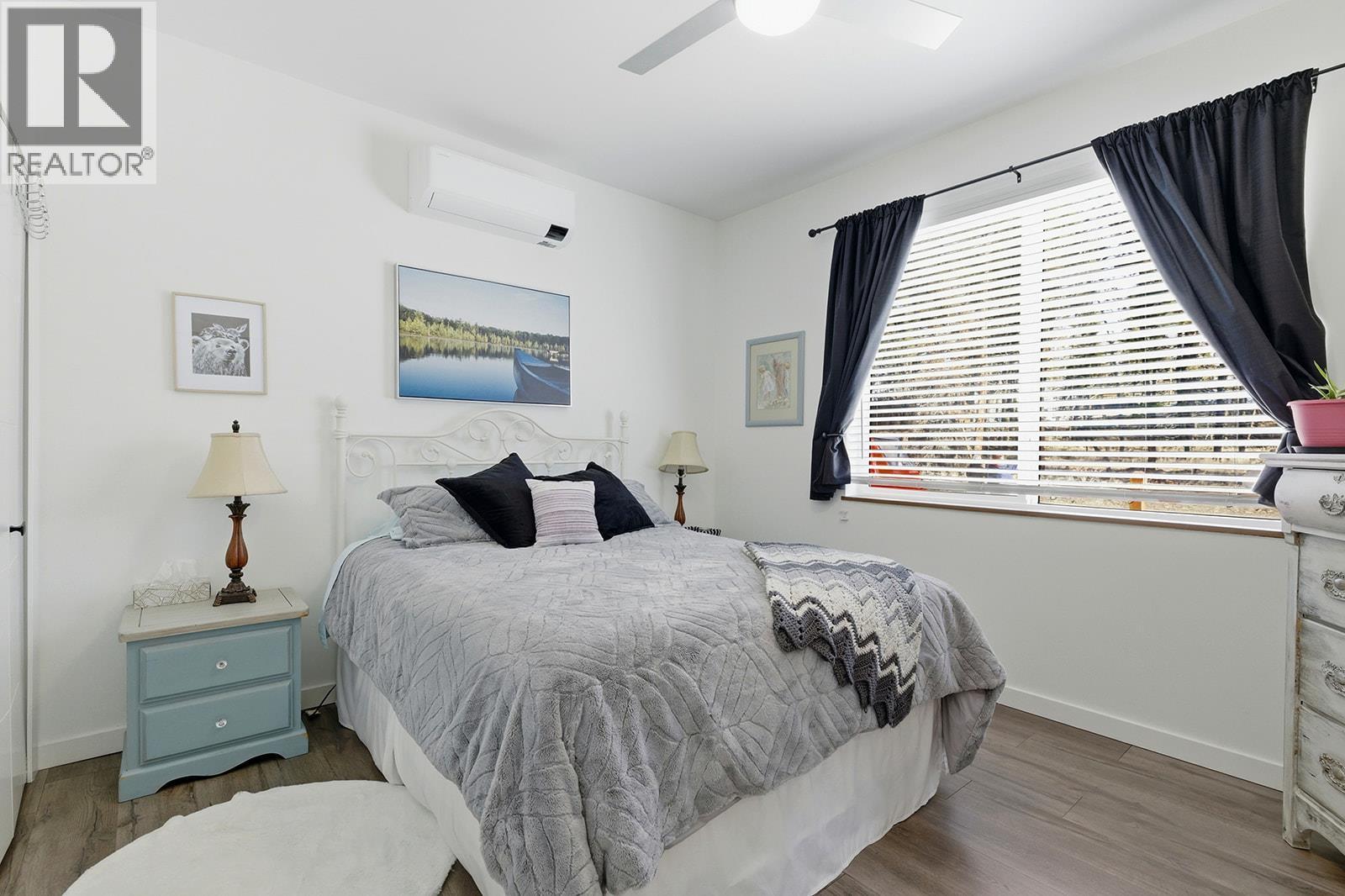 7145 Dunwaters Road, Kelowna, BC - Indoor Photo Showing Bedroom