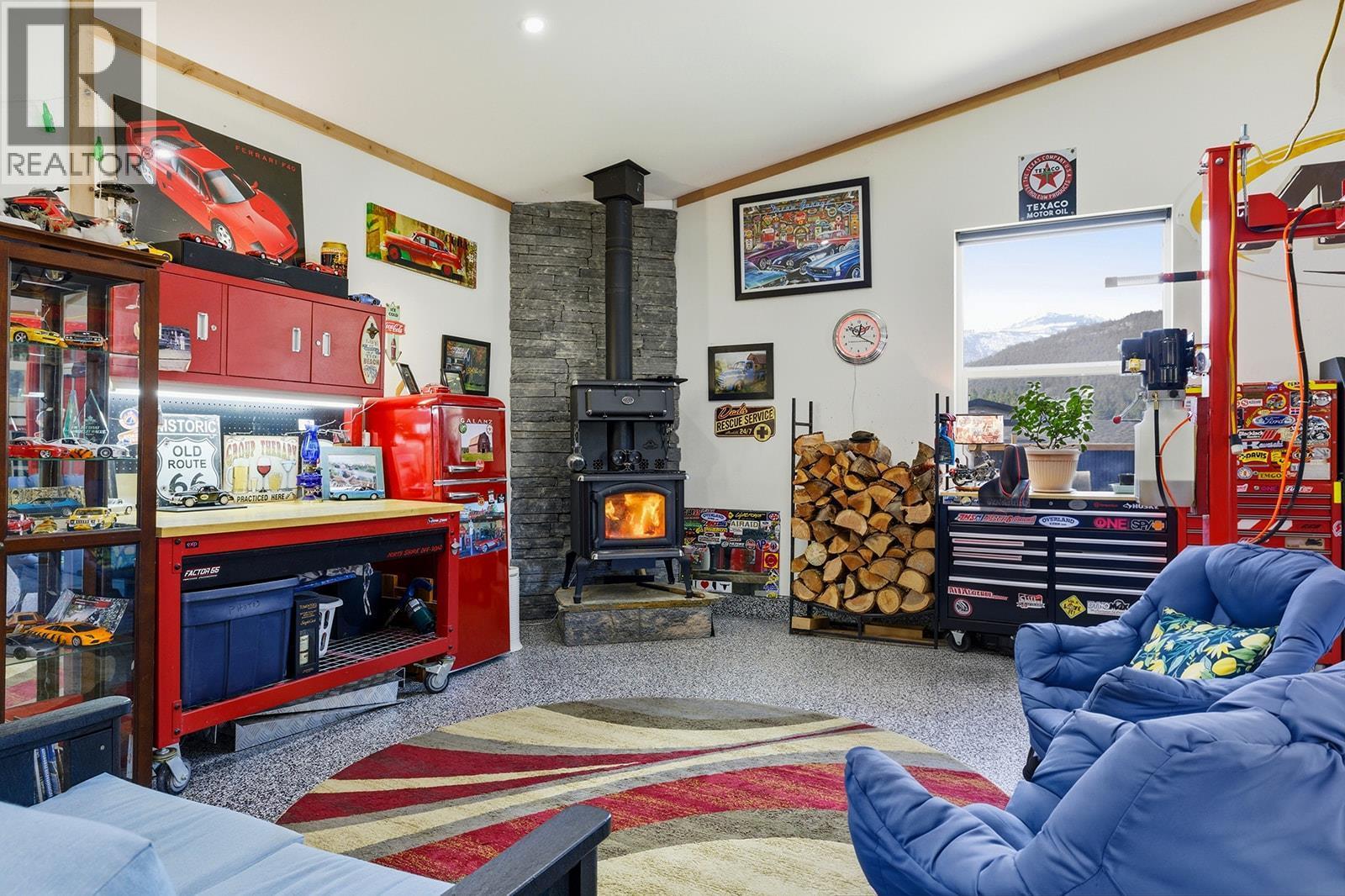 7145 Dunwaters Road, Kelowna, BC - Indoor