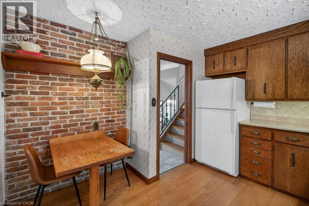 324 Woodworth Drive W, Ancaster, ON - Indoor Photo Showing Kitchen