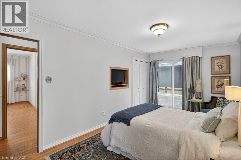 324 Woodworth Drive W, Ancaster, ON - Indoor Photo Showing Bedroom