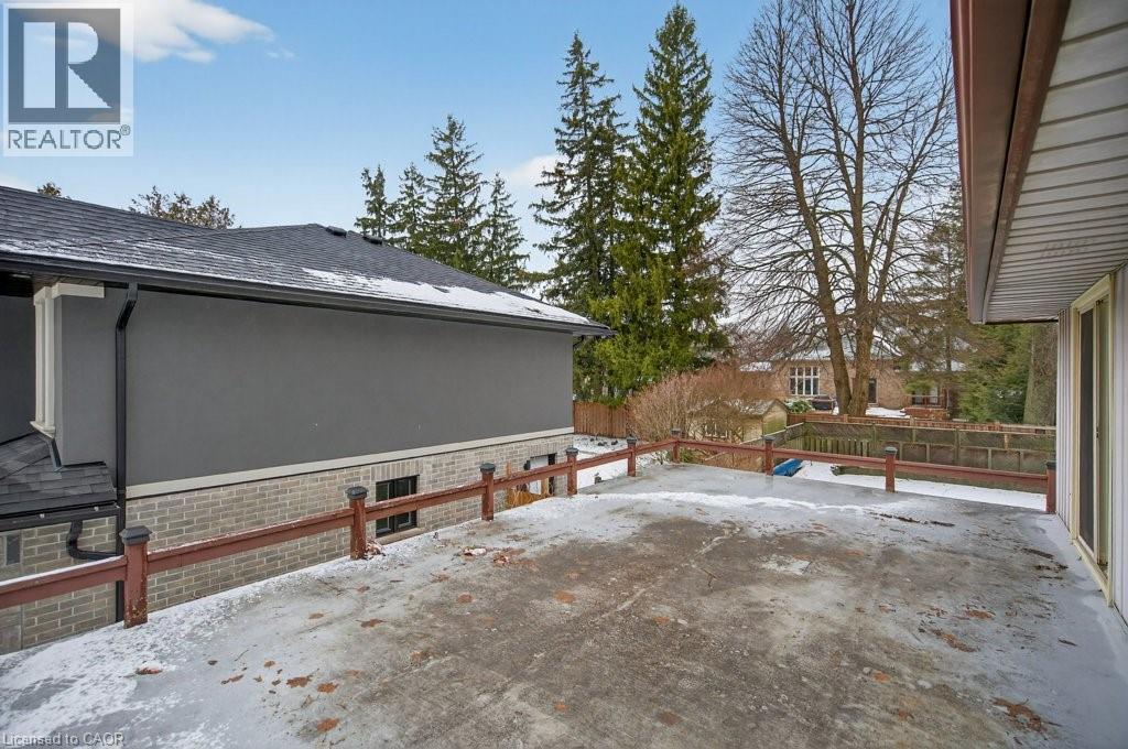 324 Woodworth Drive W, Ancaster, ON - Outdoor