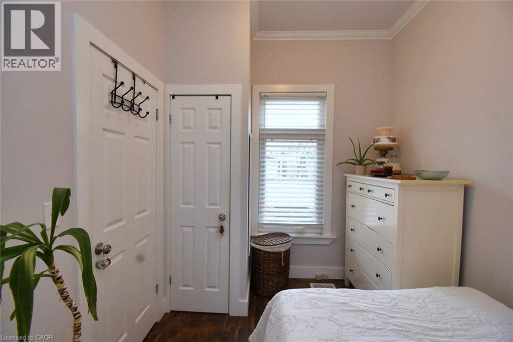 113 Steven Street, Hamilton, ON - Indoor Photo Showing Bedroom
